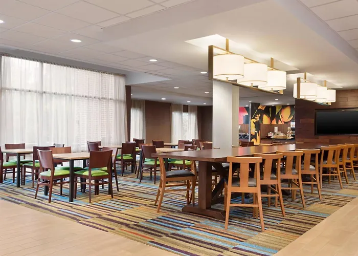 Fairfield Inn & Suites By Marriott Charlottesville Downtown/University Area