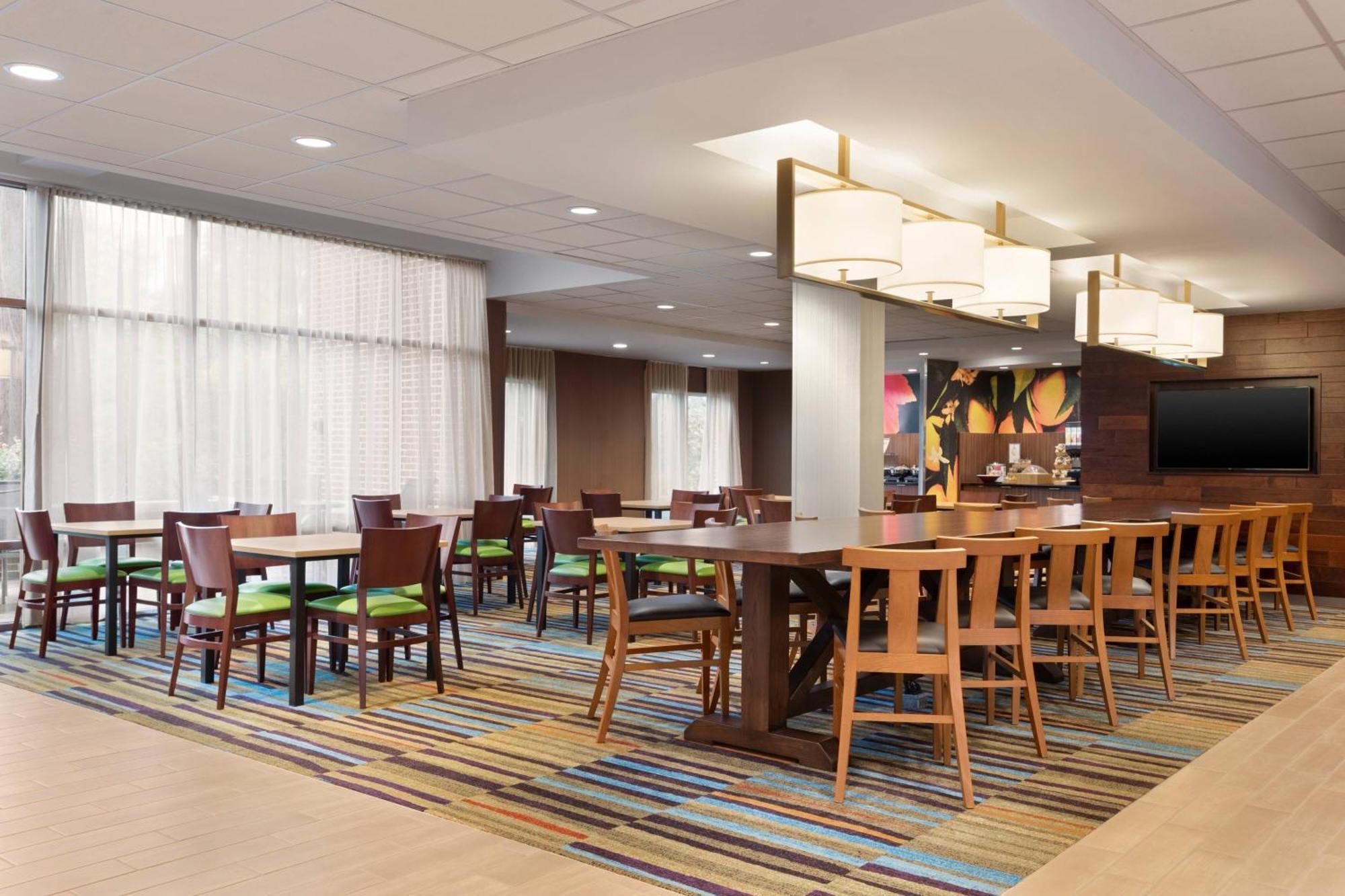 Fairfield & By Marriott Downtown/university Area Hotel 3*