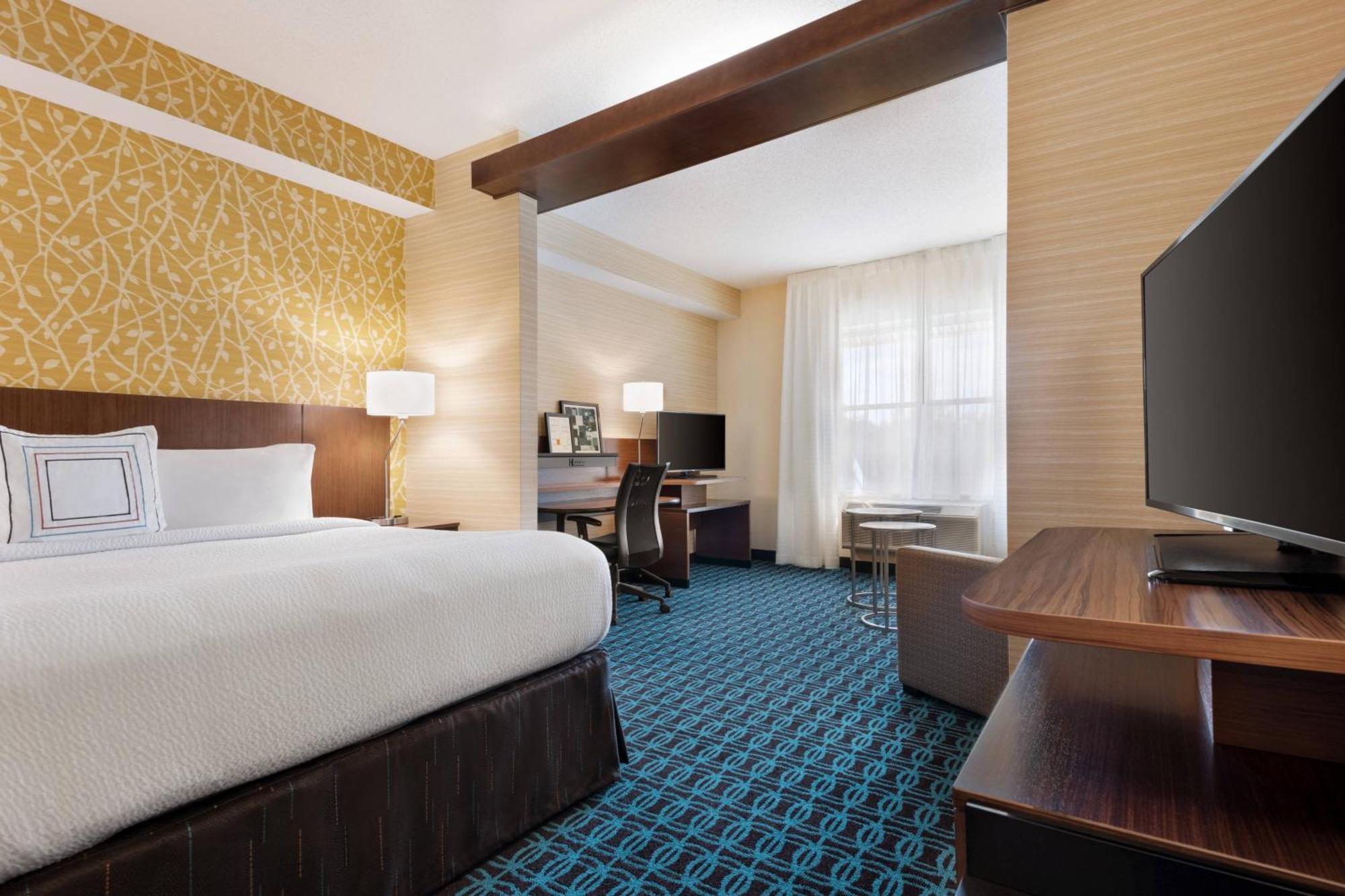 Fairfield & By Marriott Downtown/university Area 3*